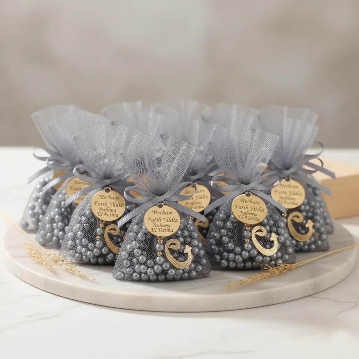 İsme Özel Gri Renkli Tül Kese İçerisinde İnci Tesbih - Mevlüt Hediyelikleri