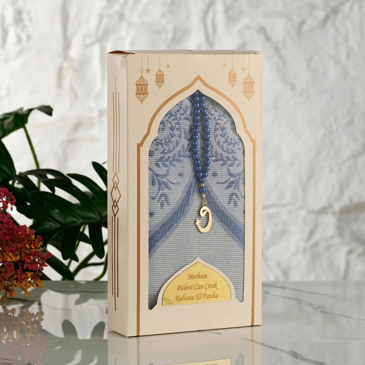 Saks Mavisi Renkli İsme Özel Dikey Kutu İçerisinde Seccade ve Tesbih