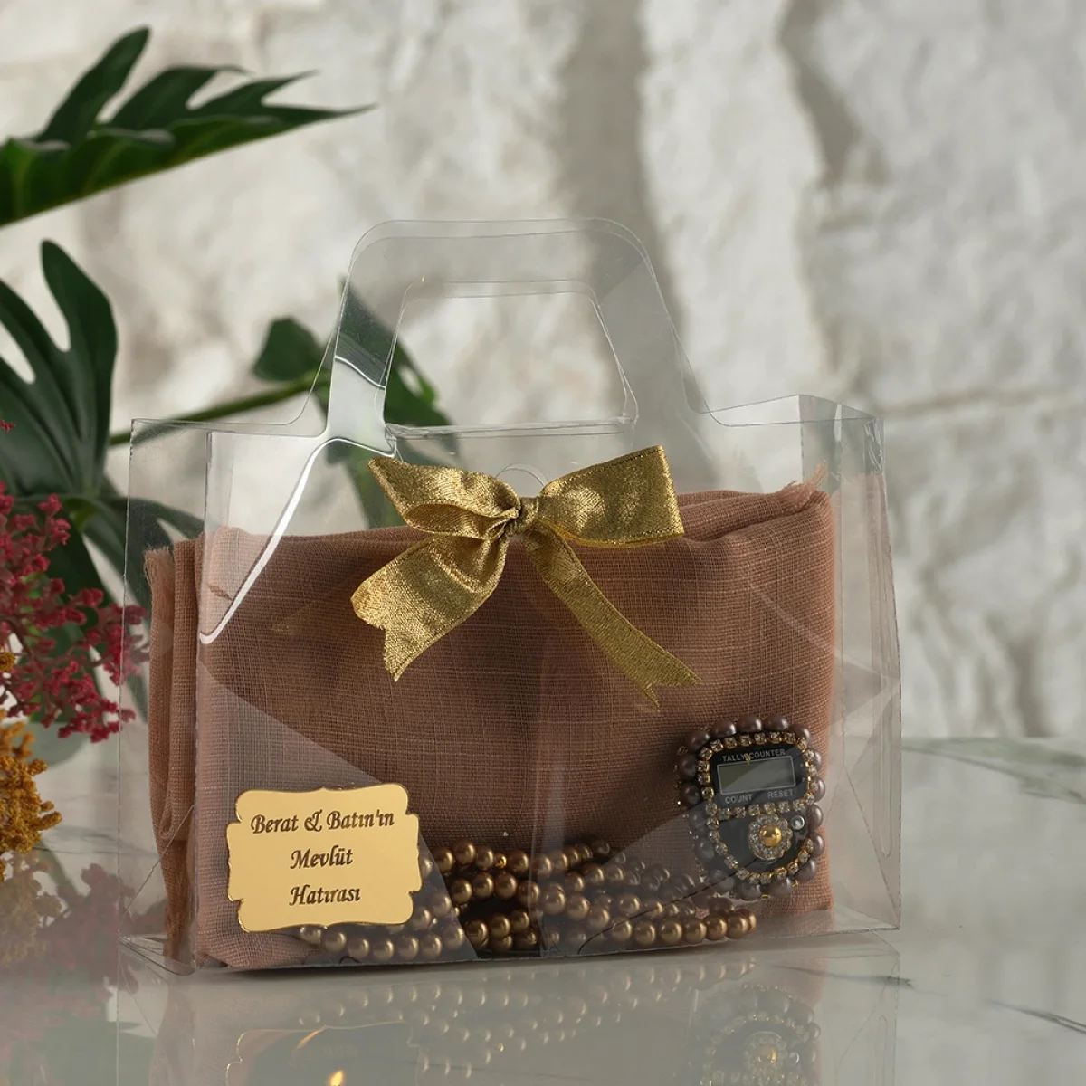 Asetat Çanta İçerisinde İsme Özel Gold Renkli Eşarp, Tesbih ve Zikirmatik Seti