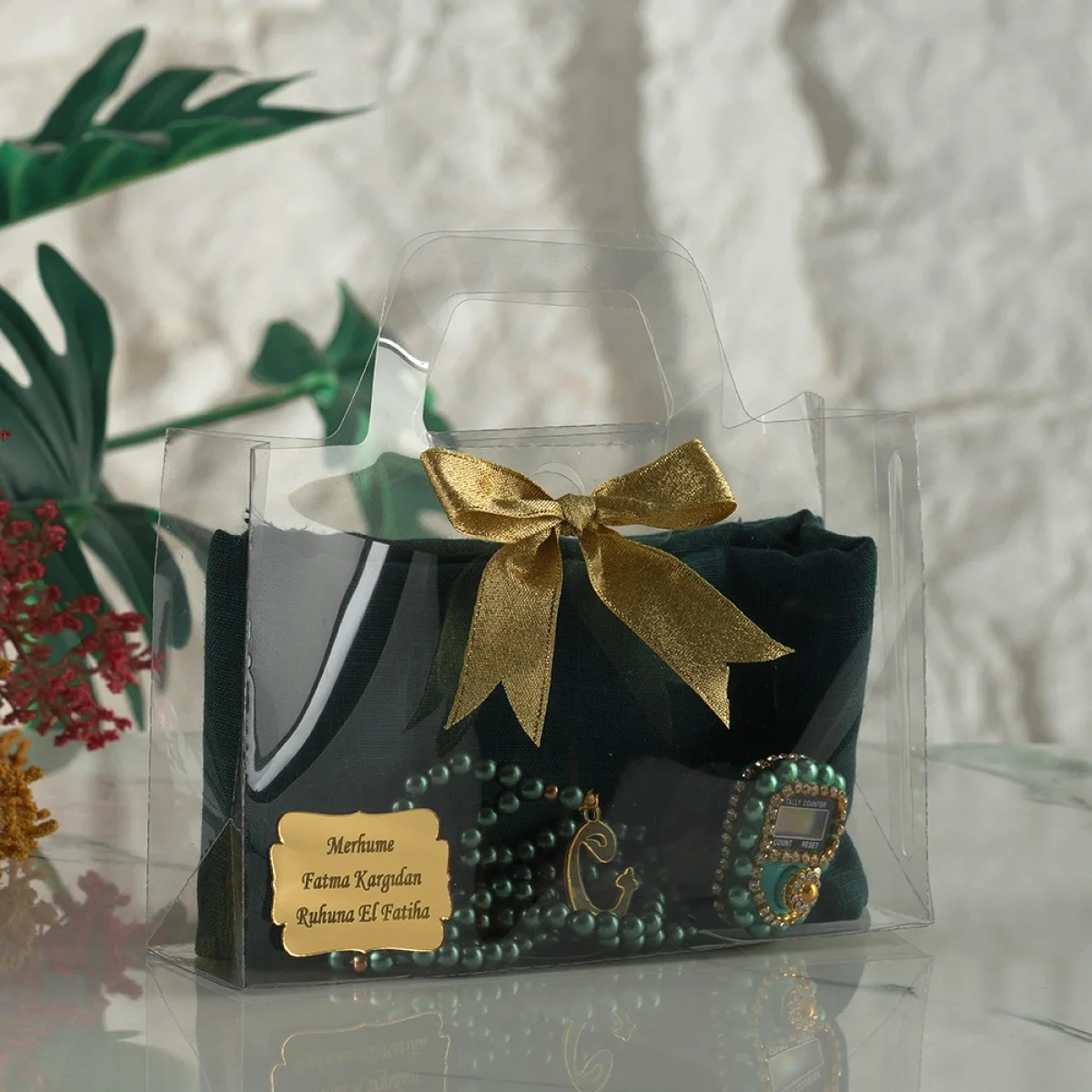 Asetat Çanta İçerisinde İsme Özel Zümrüt Renkli Eşarp, Tesbih ve Zikirmatik Seti