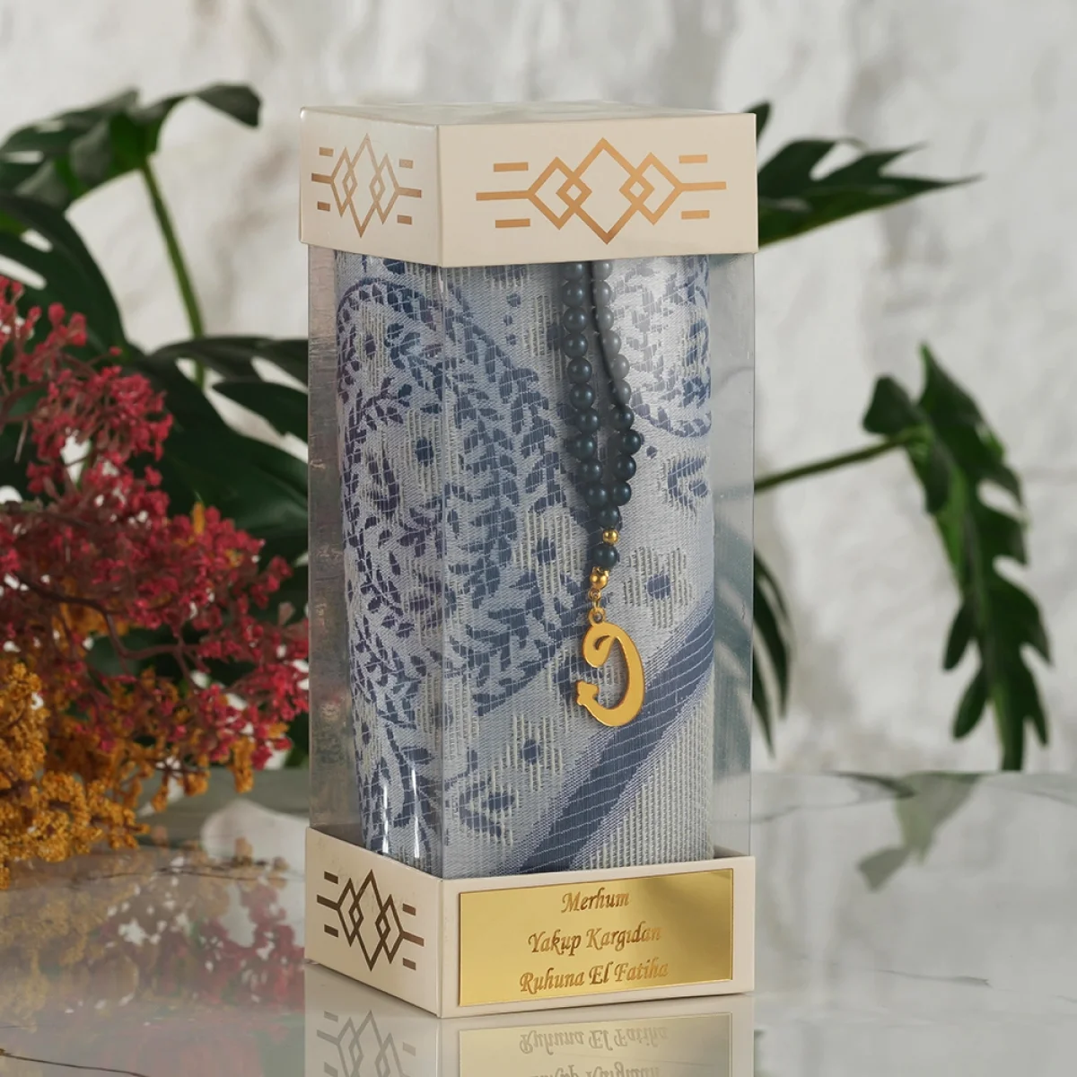 Lacivert Renkli İsme Özel Silindir Kutu İçerisinde Seccade ve Tesbih