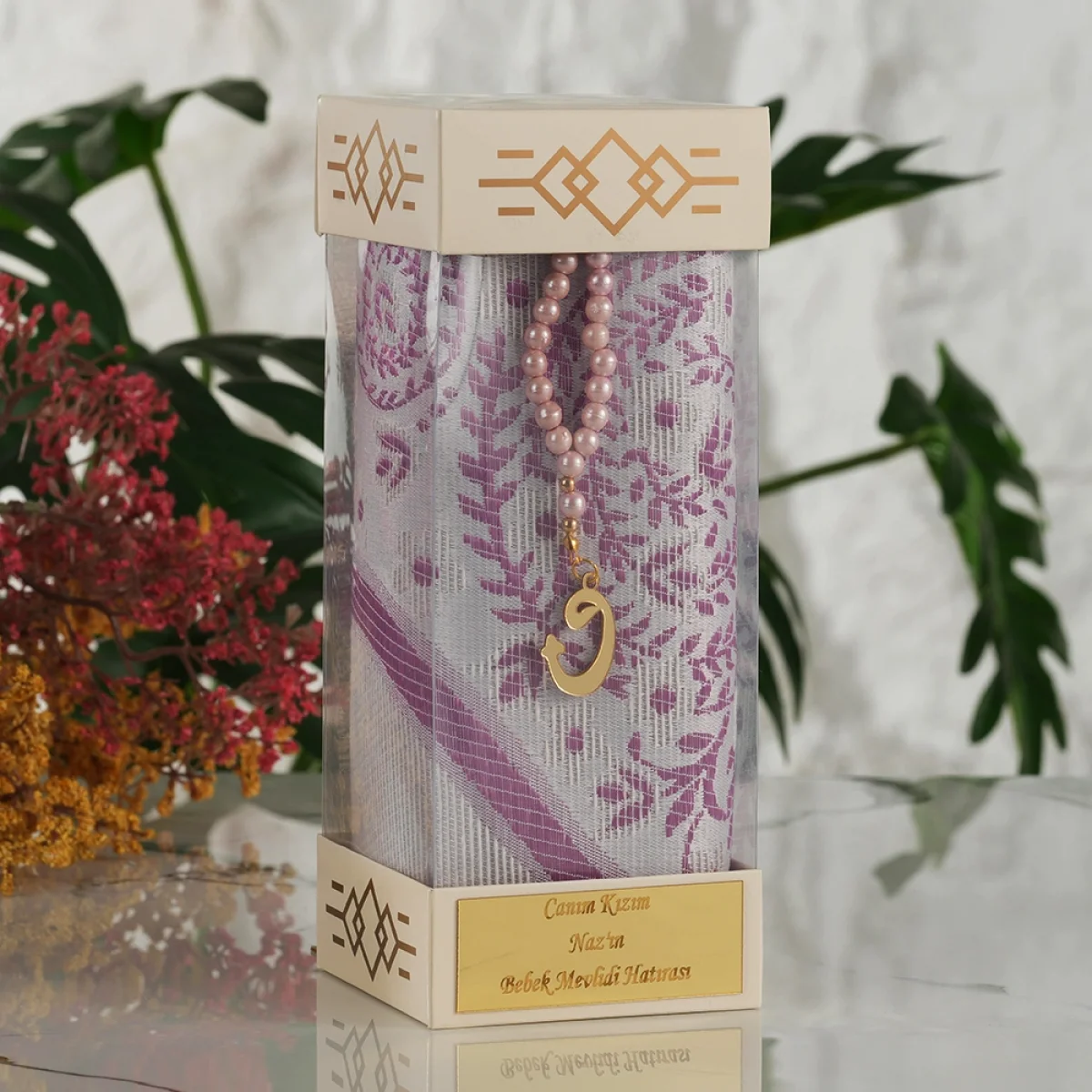 Pembe Renkli İsme Özel Silindir Kutu İçerisinde Seccade ve Tesbih