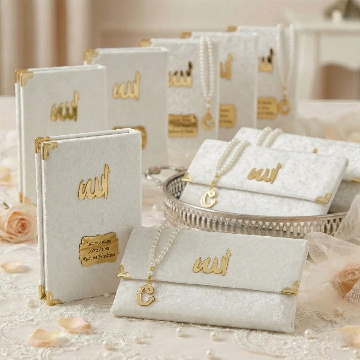 Kadife Kumaş Kaplı Çanta İçerisinde İnci Tesbihli Krem Renkli Kadife Yasin Kitabı Seti - Mevlüt Hediyelikleri