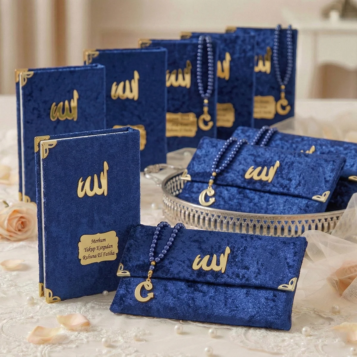 Kadife Kumaş Kaplı Çanta İçerisinde İnci Tesbihli Lacivert Renkli Kadife Yasin Kitabı Seti - Mevlüt Hediyelikleri