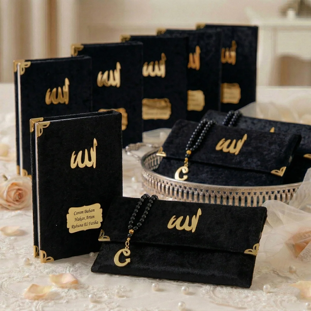 Kadife Kumaş Kaplı Çanta İçerisinde İnci Tesbihli Siyah Renkli Kadife Yasin Kitabı Seti - Mevlüt Hediyelikleri
