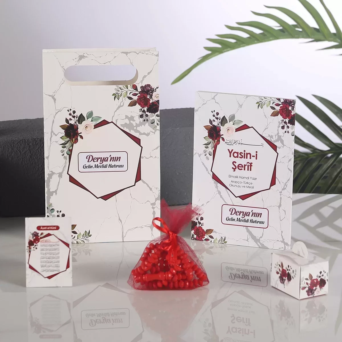 Altıgen Model Kırmızı Renkli Yasin Kitabı, Lokum Kutusu, Magnet, Karton Çanta ve Tesbih - Mevlüt Hediyelikleri