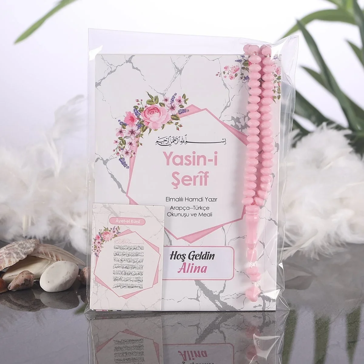 Altıgen Model Pembe Renkli Ambalaj İçerisinde Yasin Kitabı, Magnet ve Tesbih - Mevlüt Hediyelikleri