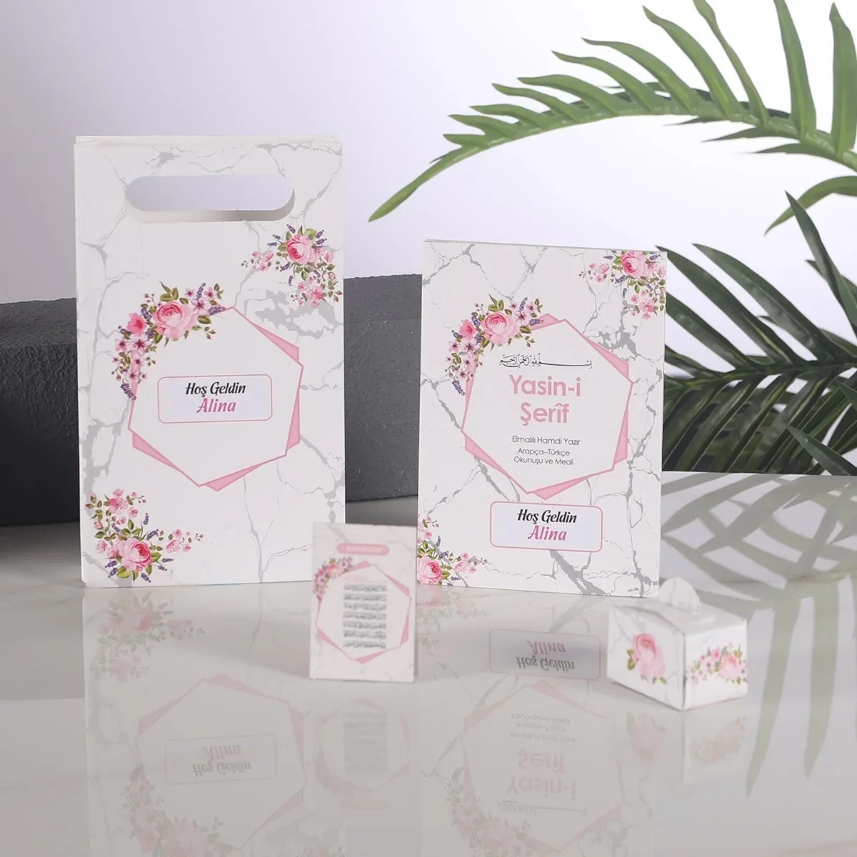 Altıgen Model Pembe Renkli Yasin Kitabı, Lokum Kutusu, Magnet ve Karton Çanta - Mevlüt Hediyelikleri