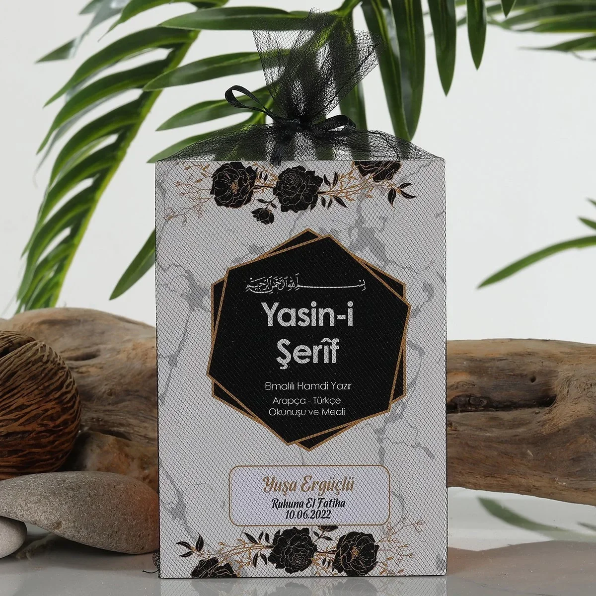 Altıgen Model Siyah Renkli Tül Kese İçerisinde Yasin Kitabı - Mevlüt Hediyelikleri