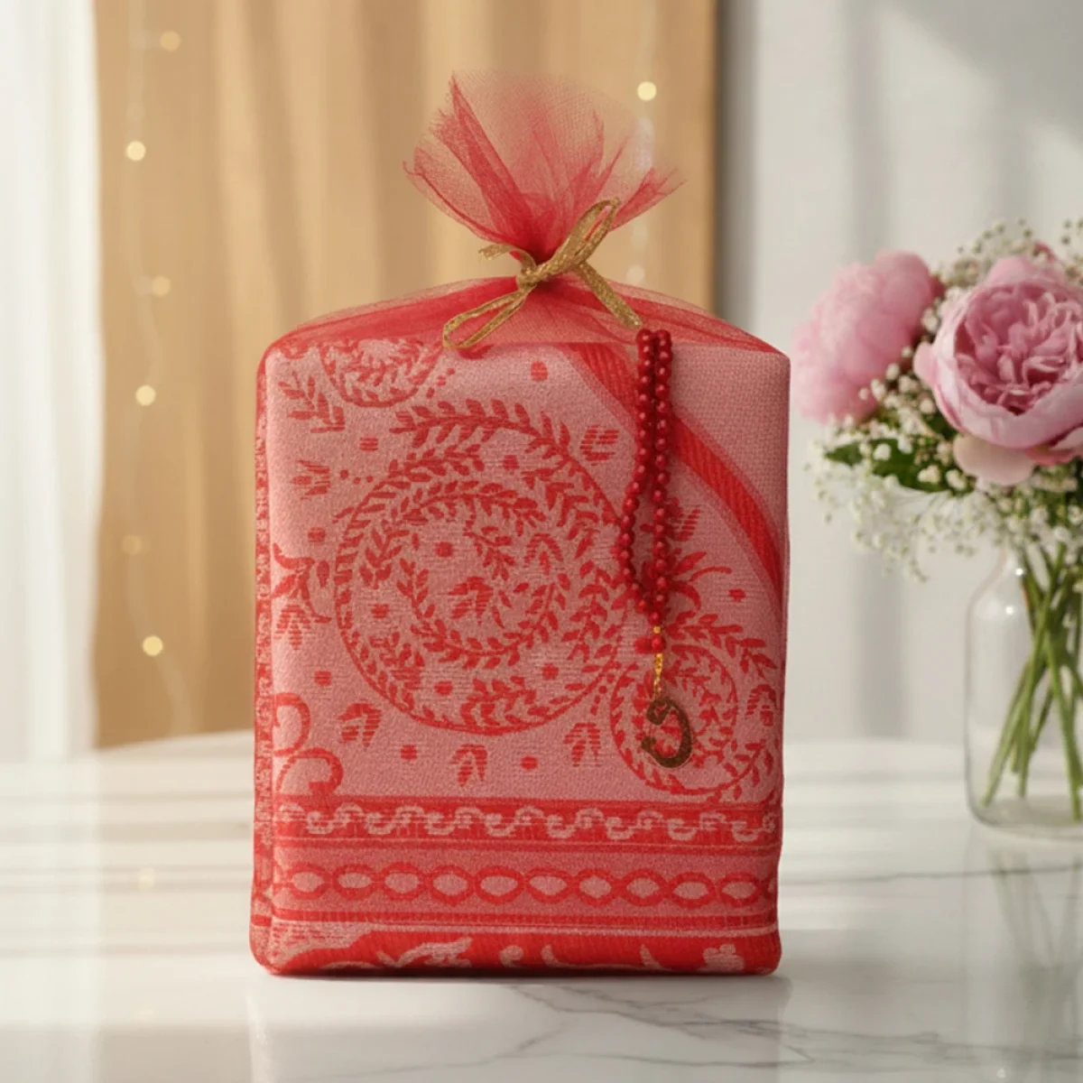 Bordo Renkli Tül Kese İçerisinde Seccade ve Tesbih