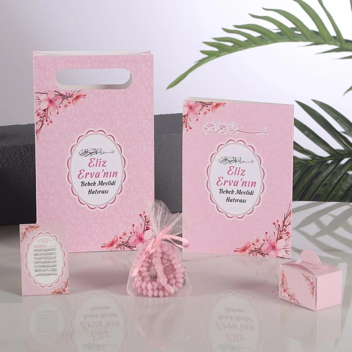 Çiçek Model Pembe Renkli Yasin Kitabı, Lokum Kutusu, Magnet, Karton Çanta ve Tesbih - Mevlüt Hediyelikleri