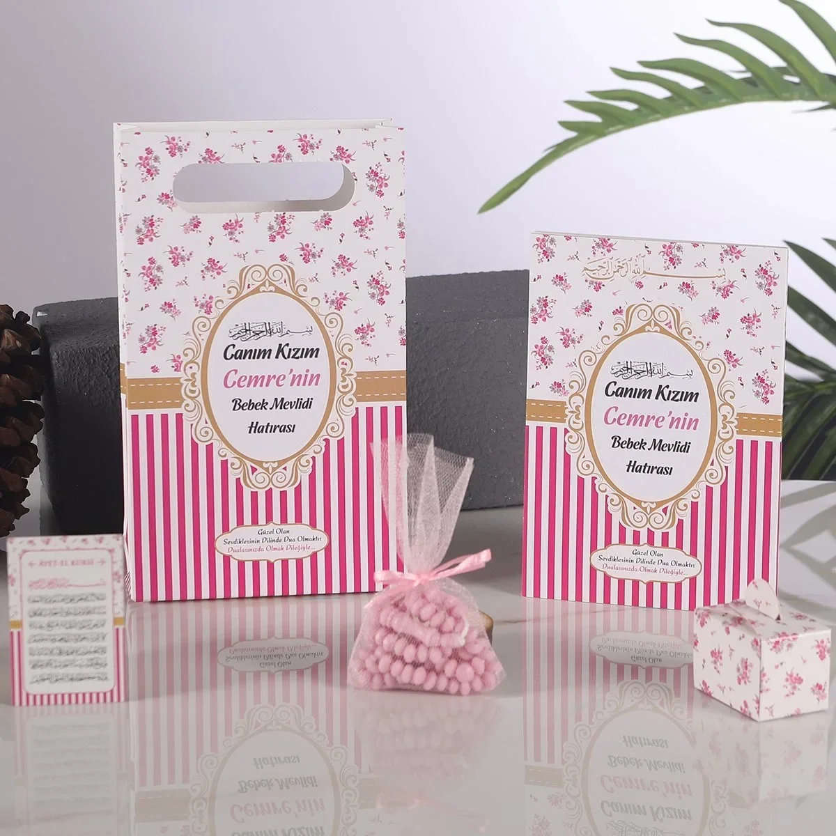 Çizgi Model Pembe Renkli Yasin Kitabı, Lokum Kutusu, Magnet, Karton Çanta ve Tesbih - Mevlüt Hediyelikleri