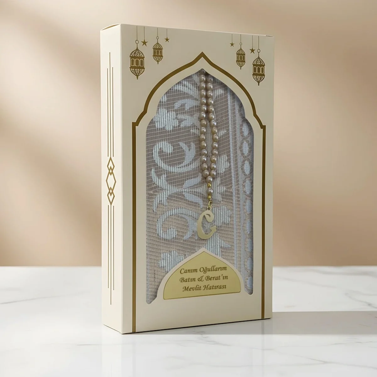 Gold Renkli İsme Özel Dikey Kutu İçerisinde Seccade ve Tesbih