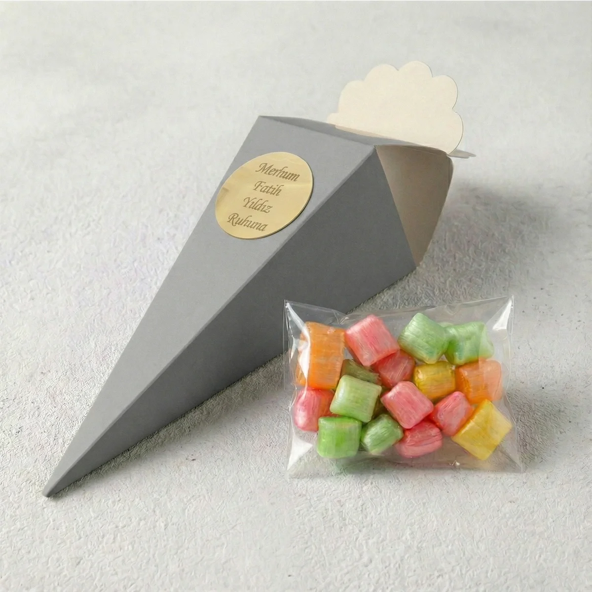 Gri Renkli İsme Özel Külah İçerisinde Mevlüt Şekeri