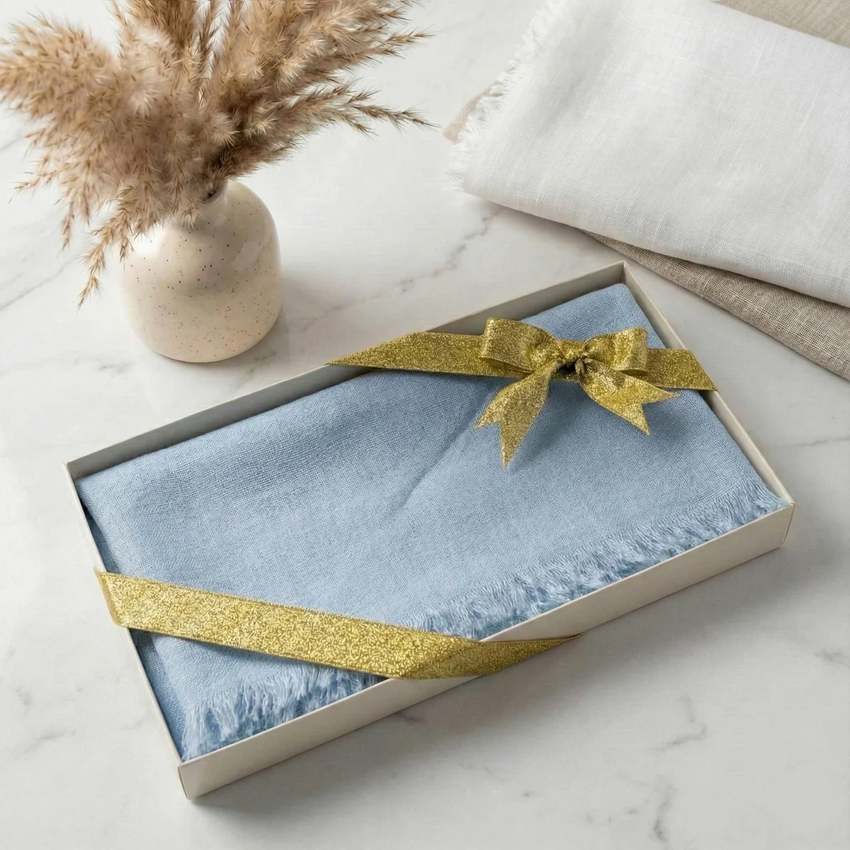 Hediyelik Kutuda Mavi Renkli Flamlı Pamuk Eşarp