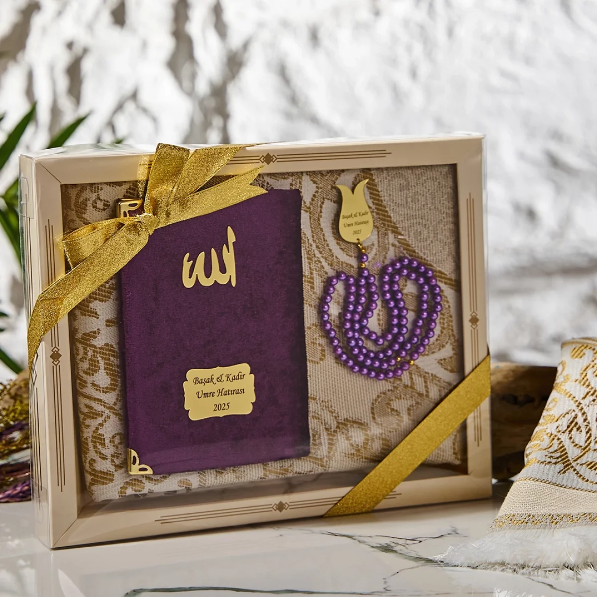 Hediyelik Lüks Kutuda Seccadeli Mor Renkli Kadife Yasin ve İsme Özel İnci Tesbih Seti