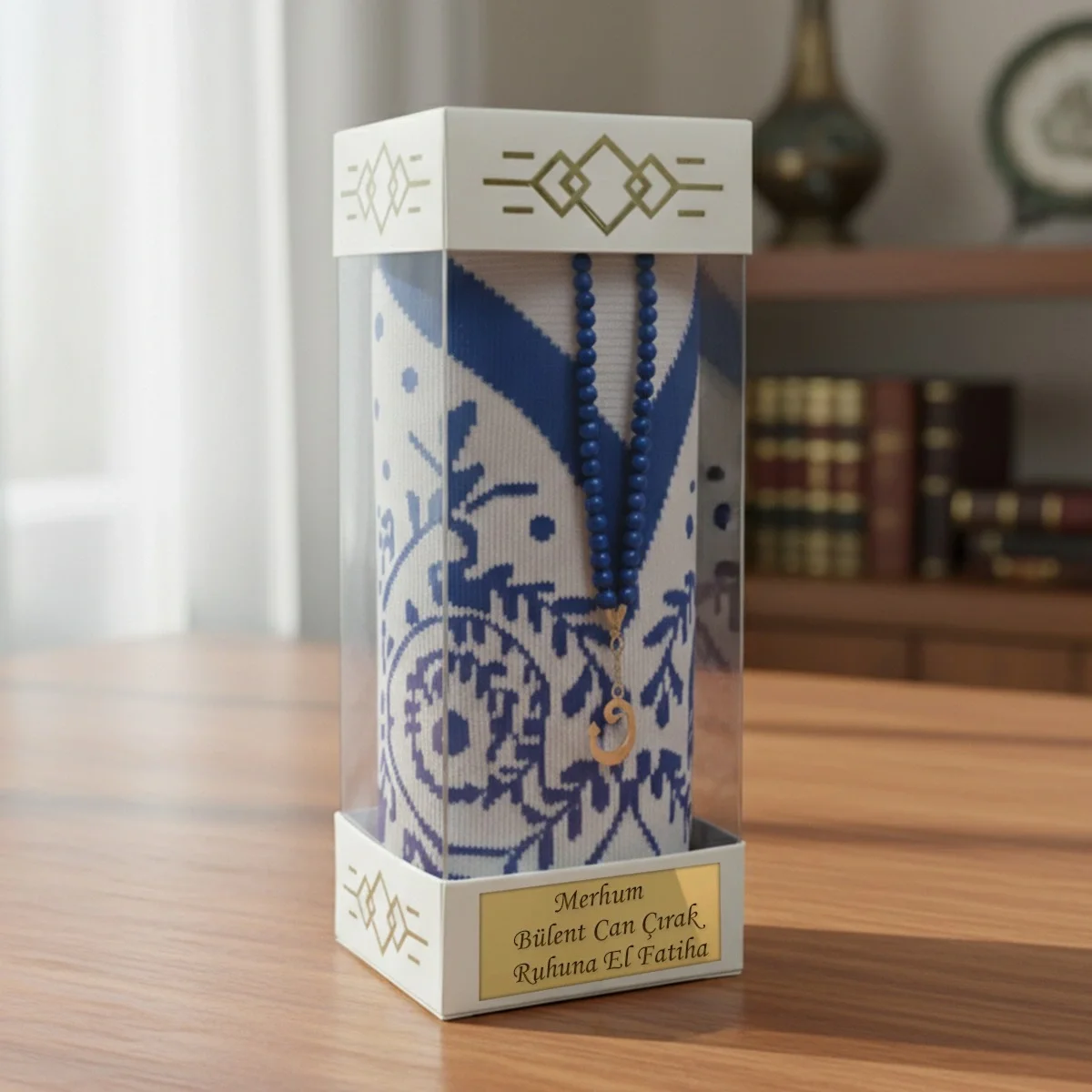 Lacivert Renkli İsme Özel Silindir Kutu İçerisinde Seccade ve Tesbih