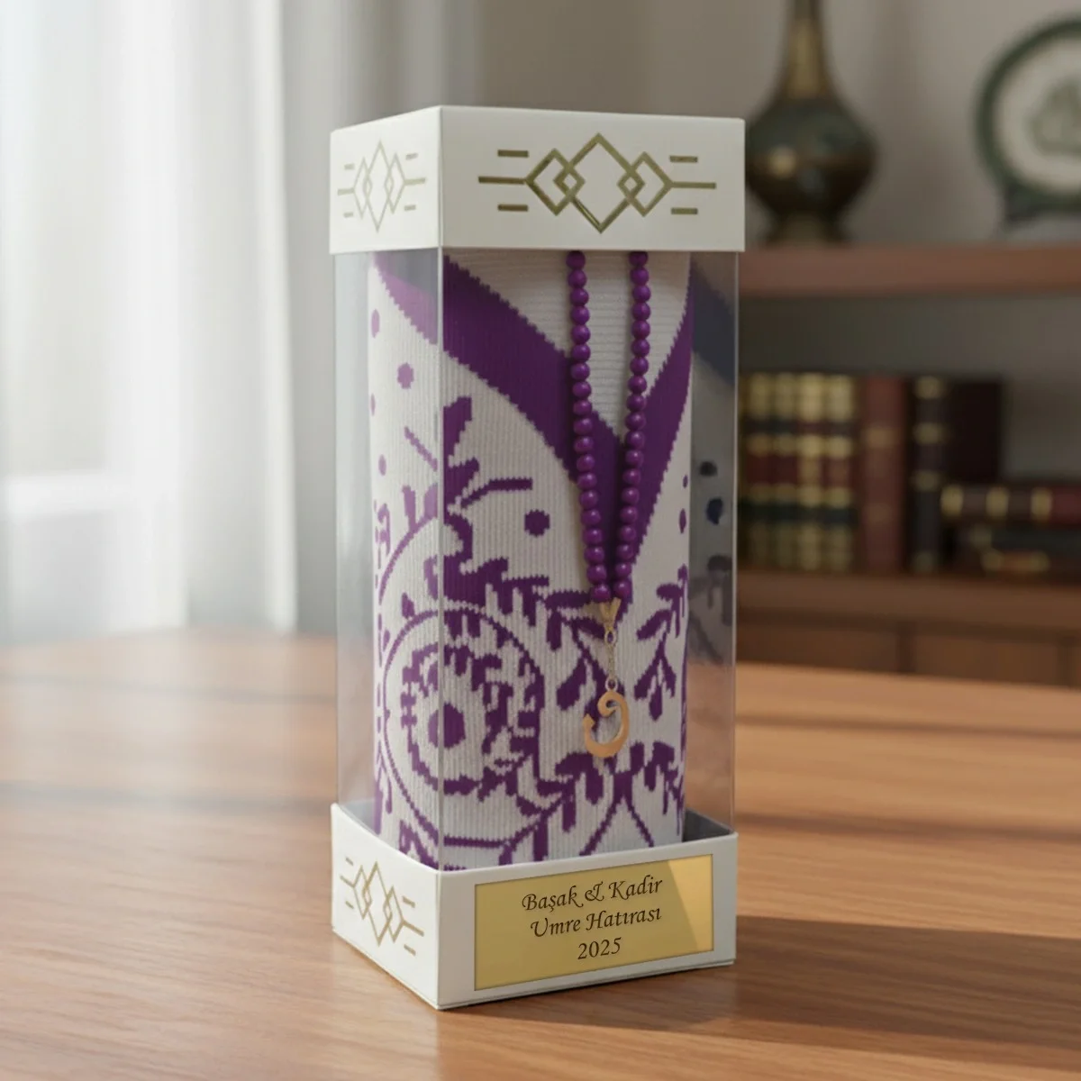 Mor Renkli İsme Özel Silindir Kutu İçerisinde Seccade ve Tesbih