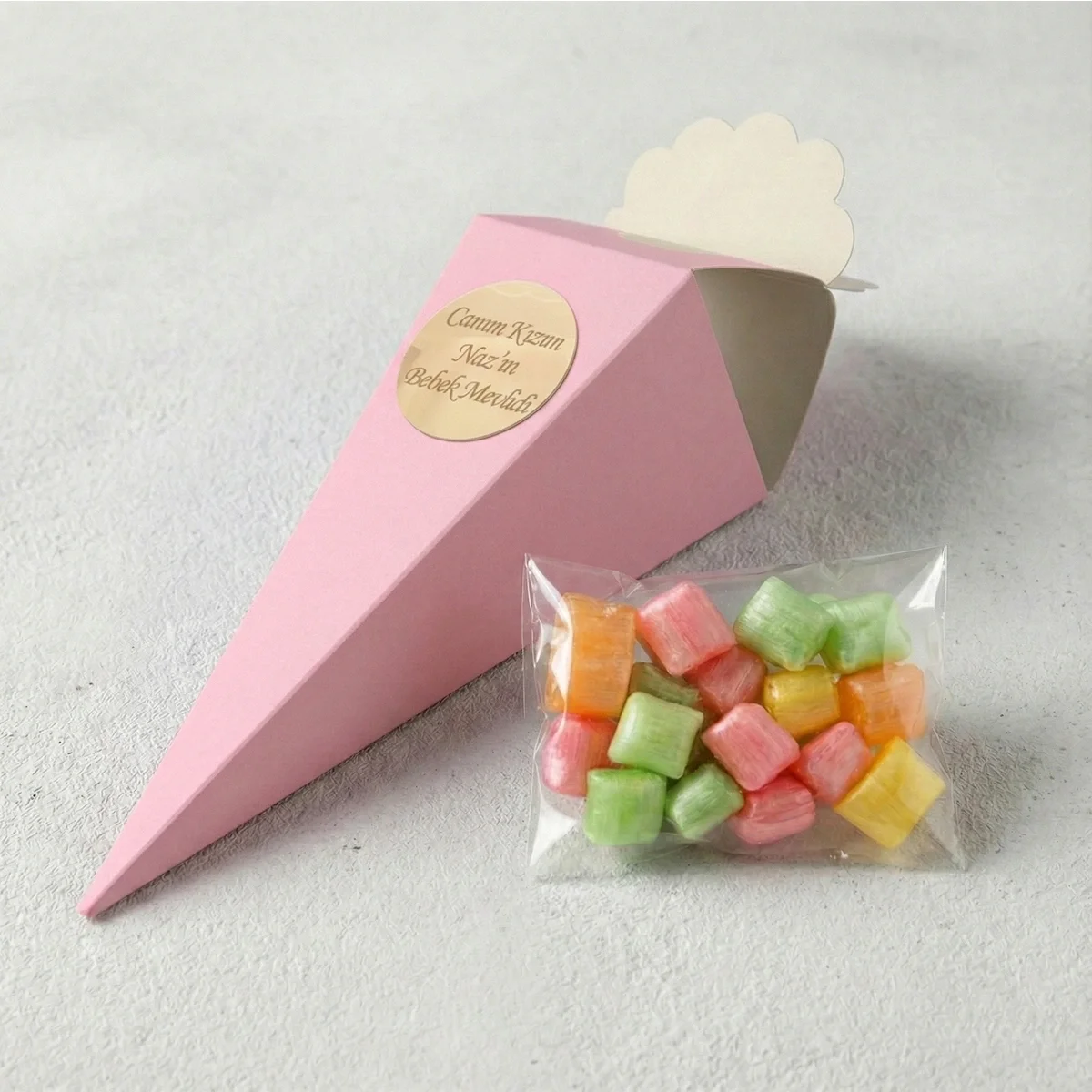 Pembe Renkli İsme Özel Külah İçerisinde Mevlüt Şekeri