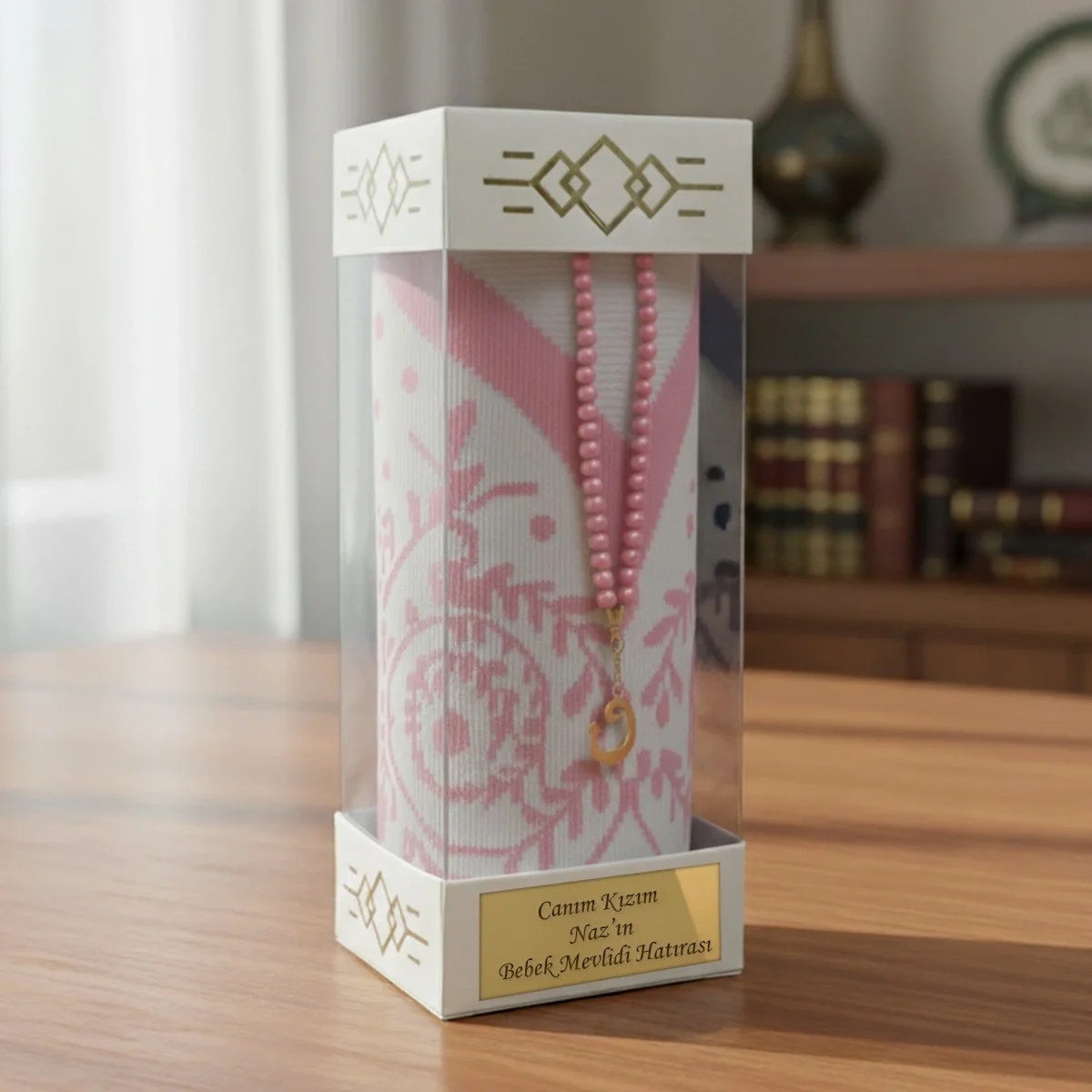Pembe Renkli İsme Özel Silindir Kutu İçerisinde Seccade ve Tesbih