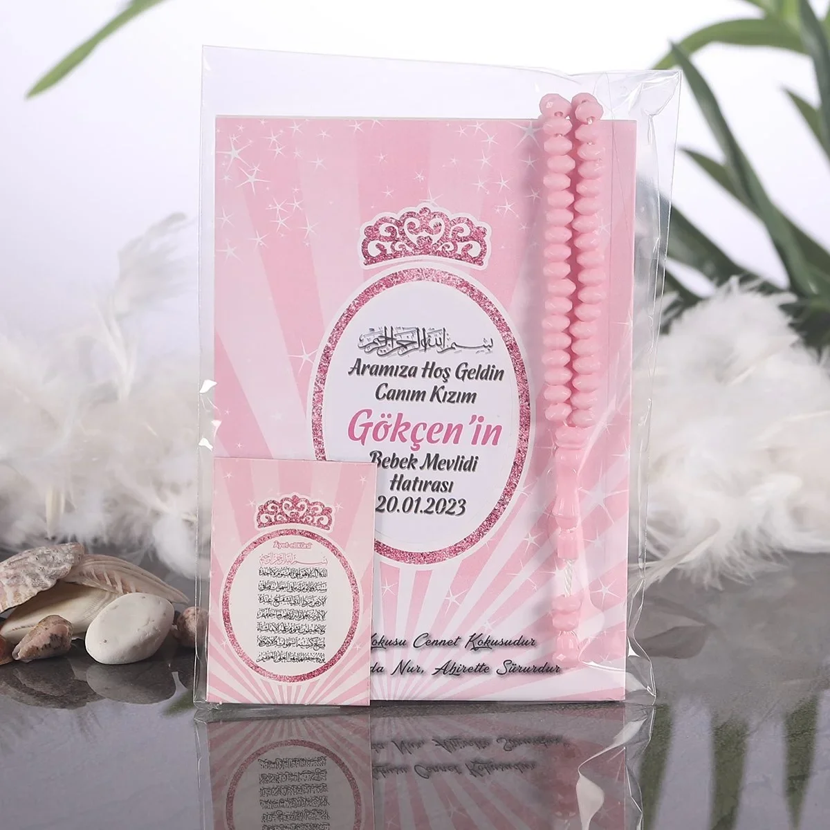 Taç Model Pembe Renkli Ambalaj İçerisinde Yasin Kitabı, Magnet ve Tesbih - Mevlüt Hediyelikleri