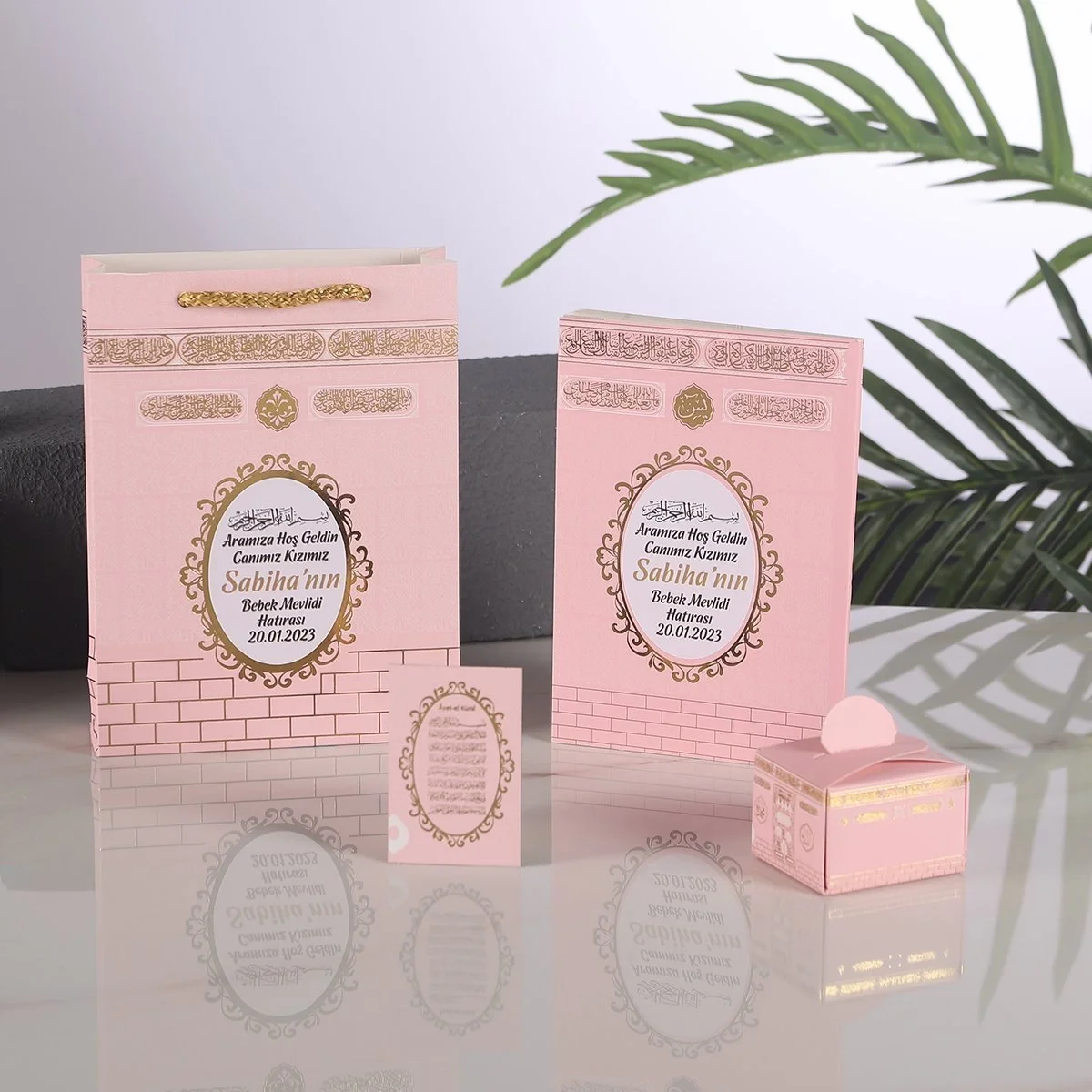 Yaldızlı Kabe Model Pembe Renkli Yasin Kitabı, Lokum Kutusu, Magnet ve Karton Çanta - Mevlüt Hediyelikleri