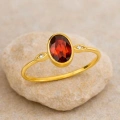 14 Ayar Altın Oval Kesim Yakut Yüzük