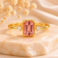 0.90 Karat Pembe Turmalin Pırlanta Yüzük, Zümrüt Kesim Altın Yüzük