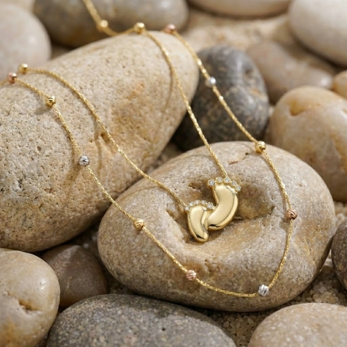 14 Ayar Altın Dorika Top Detaylı Bebek Ayağı Zİncir Kolye