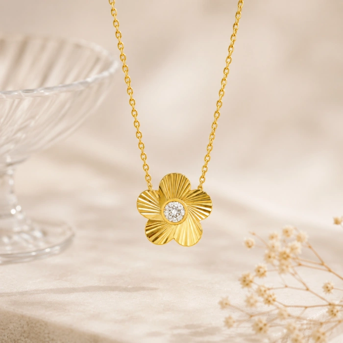14K Solid Gold Tiny Daisy Necklace