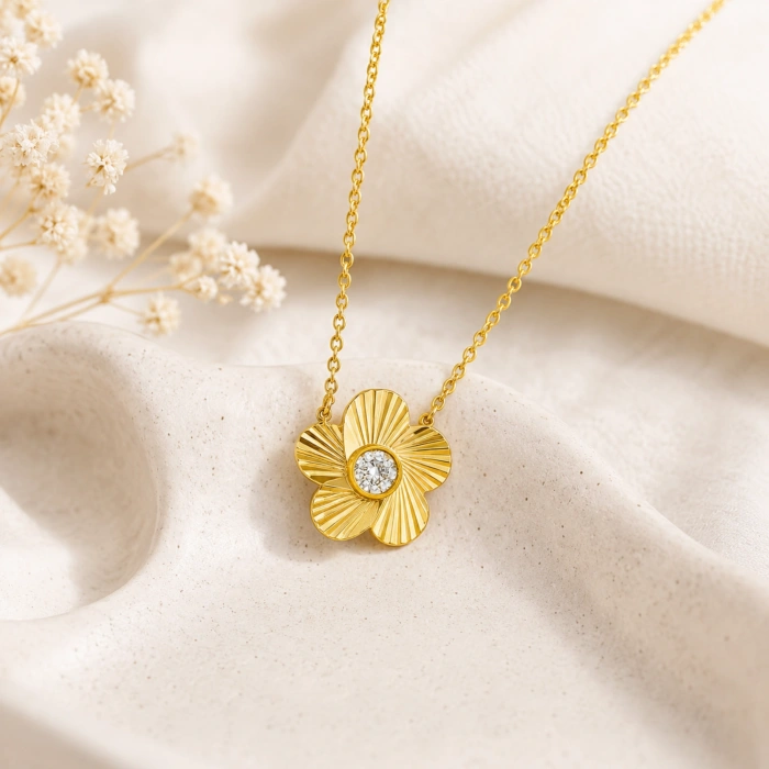 14K Solid Gold Tiny Daisy Necklace