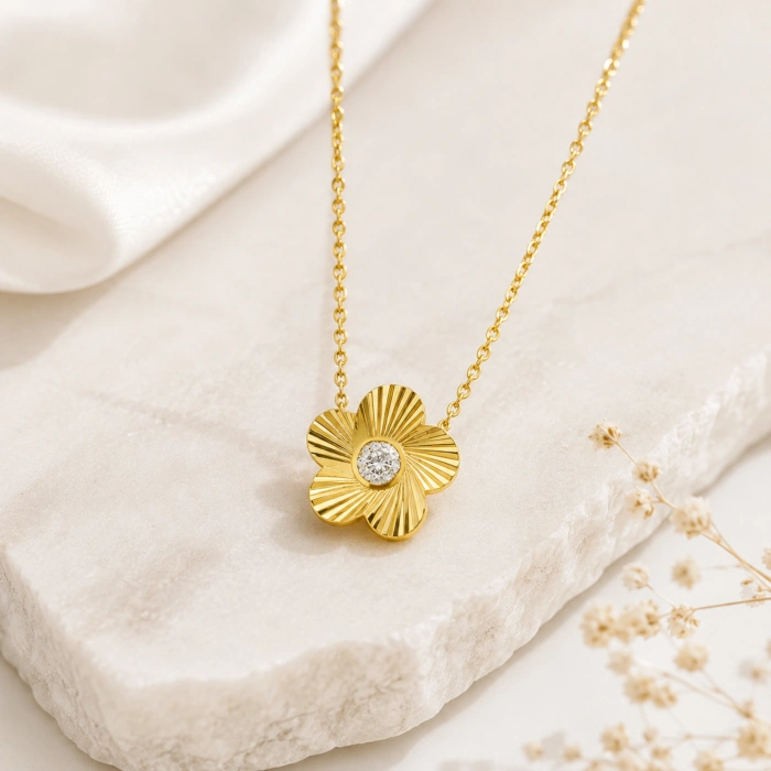 14K Solid Gold Tiny Daisy Necklace