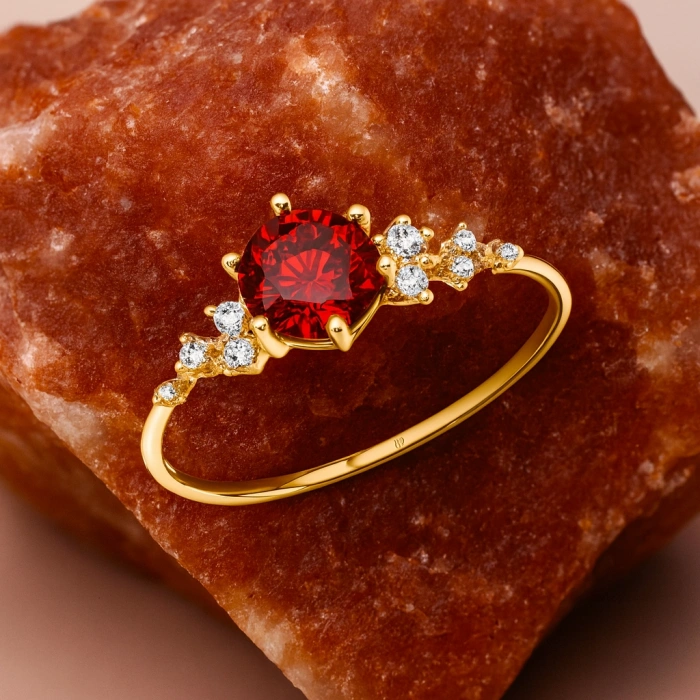 14 Ayar Altın Minimal Yakut Yüzük