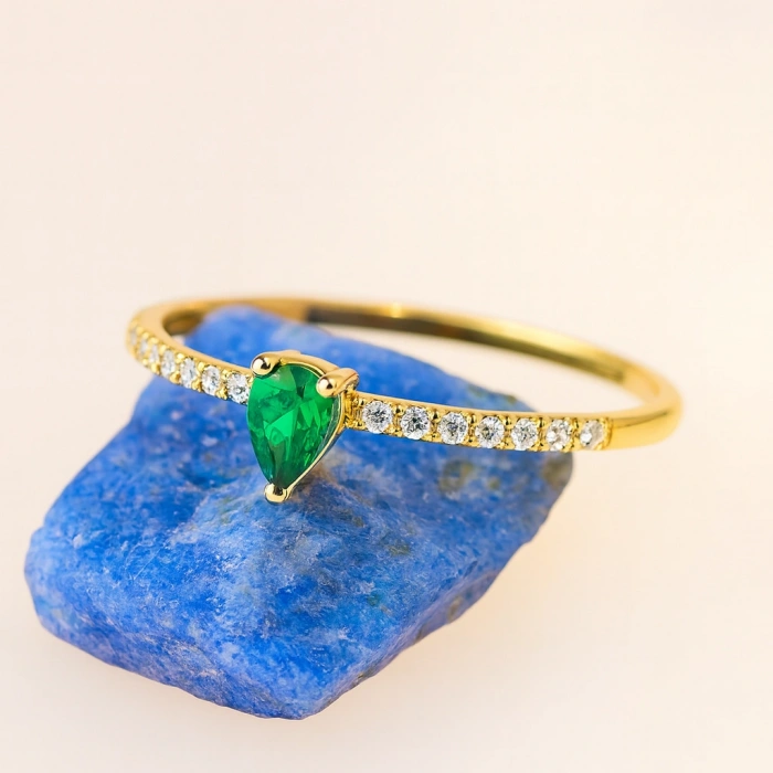 14K Solid Gold Green Emerald Minimal Ring