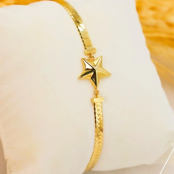14K Gold Star Chain Bracelet