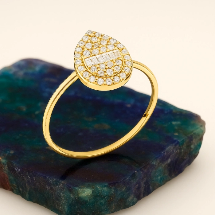 14K Gold Baguette Ring, Minimalist Gold Wedding Band, Elegant Engagement Ring