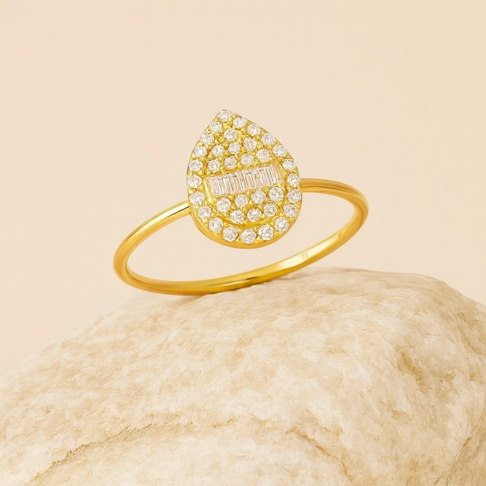 14K Gold Baguette Ring, Minimalist Gold Wedding Band, Elegant Engagement Ring