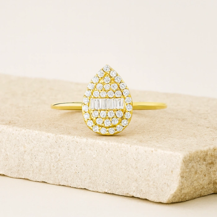 14K Gold Baguette Ring, Minimalist Gold Wedding Band, Elegant Engagement Ring