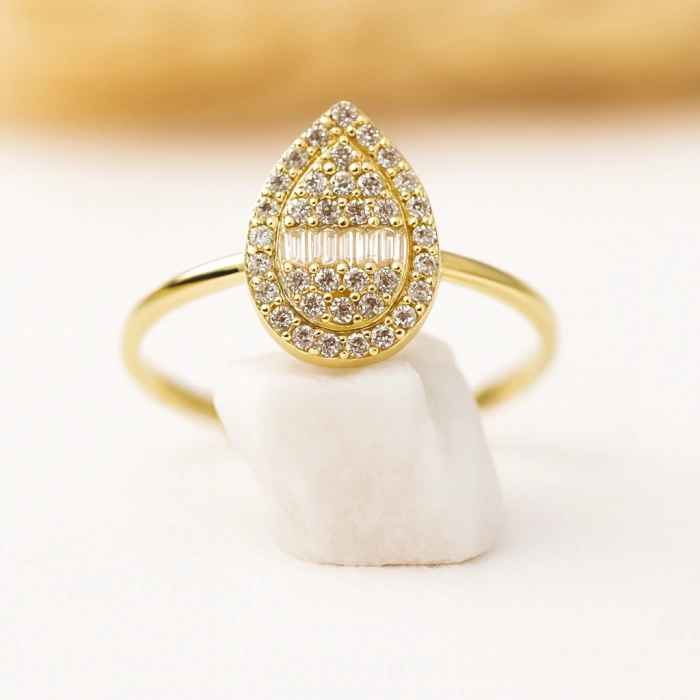 14K Gold Baguette Ring, Minimalist Gold Wedding Band, Elegant Engagement Ring