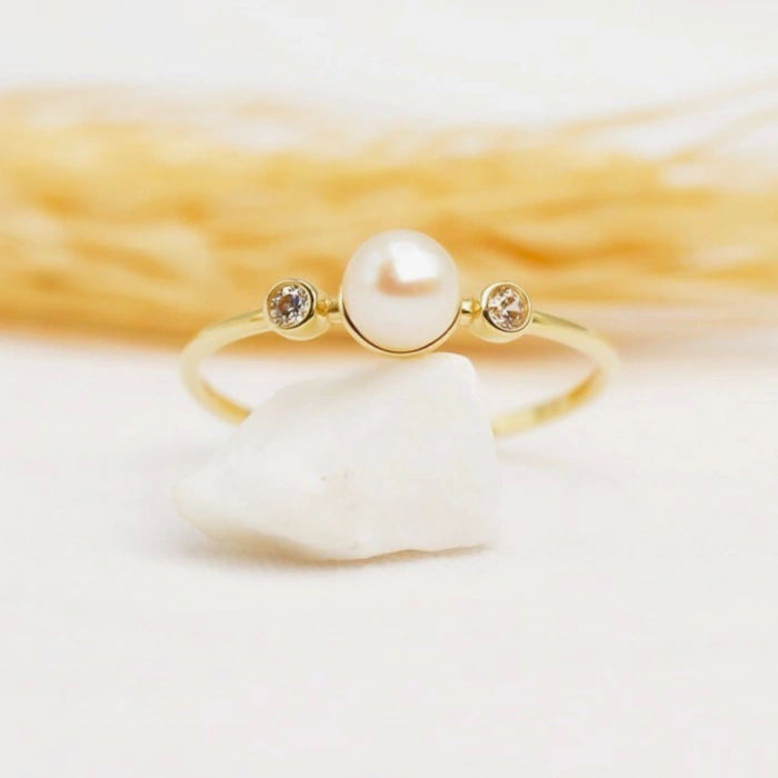 14K Gold Minimal Pearl Ring