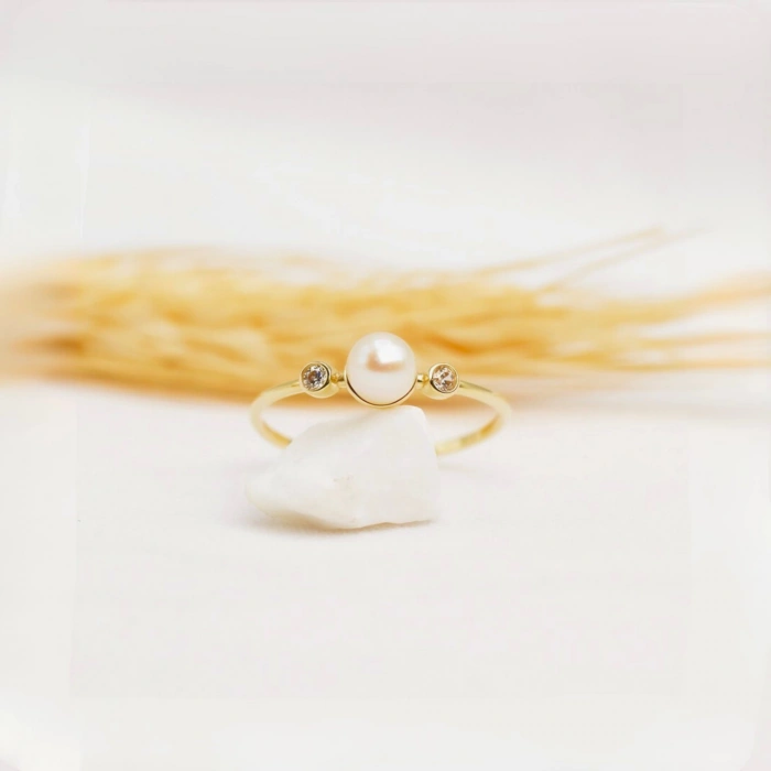 14K Gold Minimal Pearl Ring