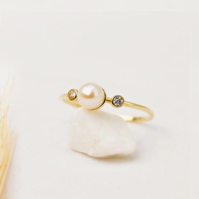 14K Gold Minimal Pearl Ring