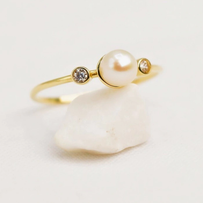 14K Gold Minimal Pearl Ring