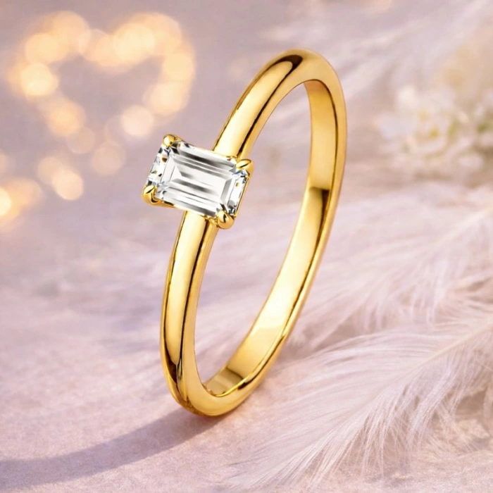 0.20 Karat Baget Kesim Tektaş Pırlanta Yüzük, Zümrüt Kesim Altın Yüzük