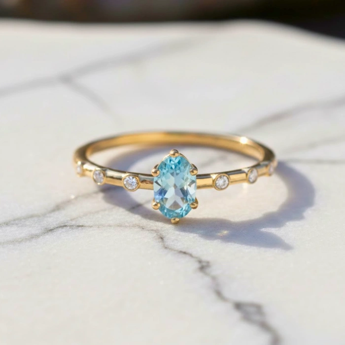 0.35 Karat Mavi Topaz Pırlanta Yüzük, Minimal Altın Yüzük