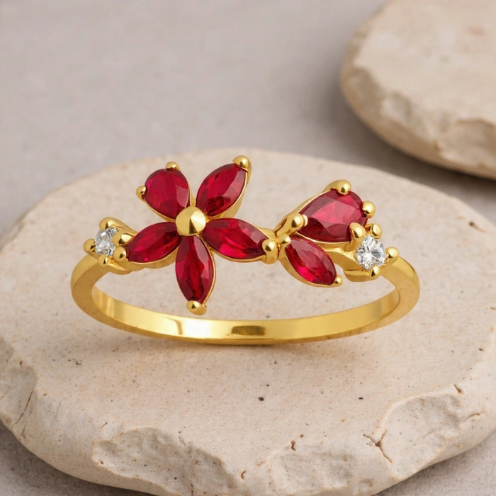 0.75 Karat Yakut Taşlı Pırlanta Yüzük, Markiz Kesim Altın Yüzük