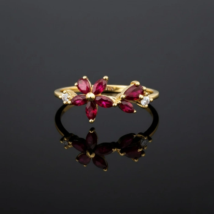 0.75 Karat Yakut Taşlı Pırlanta Yüzük, Markiz Kesim Altın Yüzük