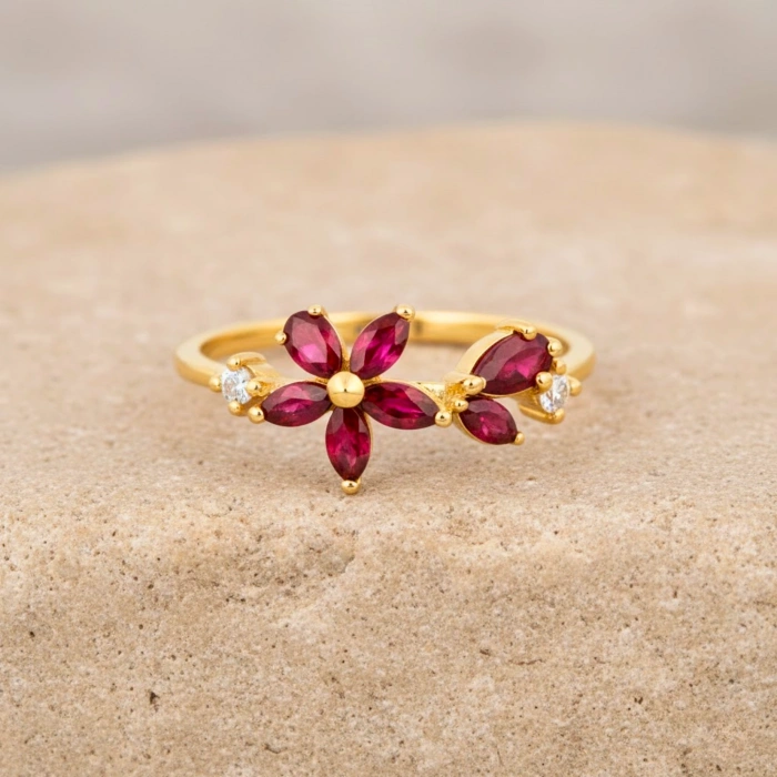 0.75 Karat Yakut Taşlı Pırlanta Yüzük, Markiz Kesim Altın Yüzük