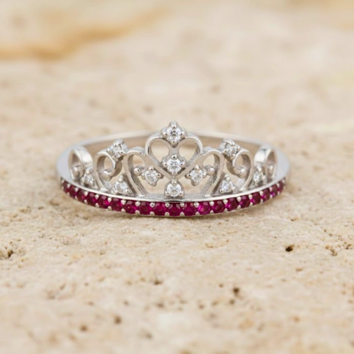 0.37 Karat Yakut Taşlı Pırlanta Taç Yüzük