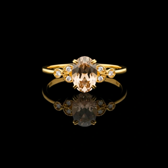 0.63 Karat Pırlanta Oval Kesim Morganit Yüzük